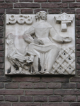 906099 Afbeelding van de gevelsteen 'Brandwaarborg Maatschappij Tiel-Utrecht' met het jaartal 1968, in de gevel van het ...